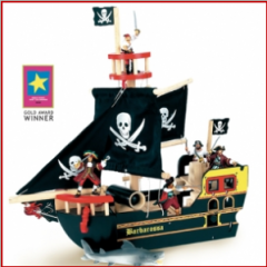 Bestest Christmas Gift Ideas No.22 – Gorgeous wooden pirate ship