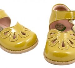 Spotted! Sunshine Yellow Sandals. I WANT!