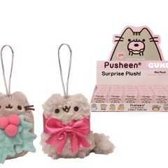 Pusheen Mystery Boxes from Gund #ChristmasGiftGuide