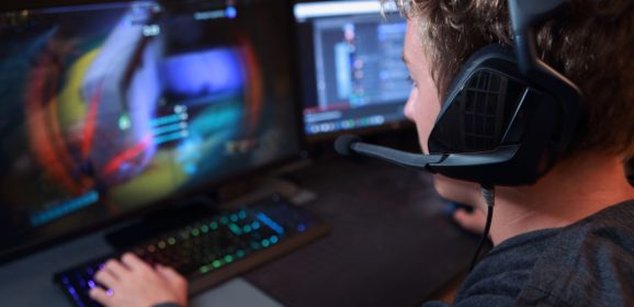 Teaching Your Children How To Plan Their Online Gaming Time For A Healthy Balance