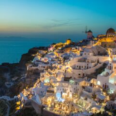 How to plan the perfect Santorini honeymoon