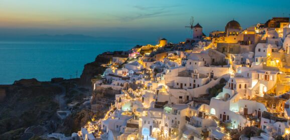 How to plan the perfect Santorini honeymoon