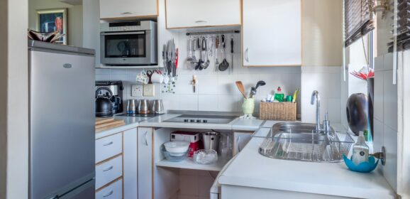 How to Organise a Small Kitchen to Maximise Space and Efficiency